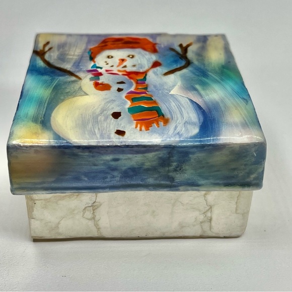 Capiz Shell Trinket Box, 3", Snowman, Hand Painted - Picture 3 of 9